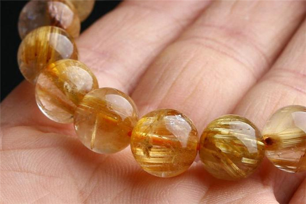 黃發(fā)晶適合什么人戴 什么人不適合戴黃發(fā)晶 黃發(fā)晶適合什么人戴 什么人不適合戴黃發(fā)晶