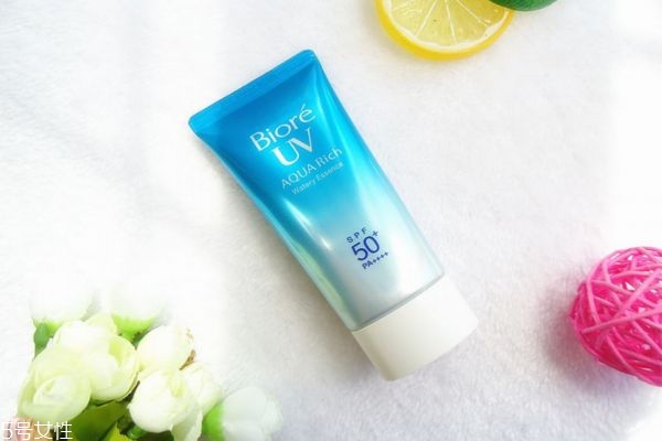 碧柔防曬藍50要卸妝嗎 碧柔防曬霜不卸妝會怎樣 碧柔防曬藍50要卸妝嗎 碧柔防曬霜不卸妝會怎樣