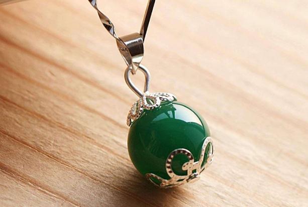 綠玉髓是什么 綠玉髓的功效與作用 綠玉髓是什么 綠玉髓的功效與作用