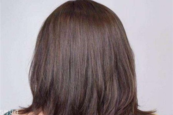 黑茶色和自然黑的區(qū)別 黑茶色與黑色頭發(fā)對(duì)比