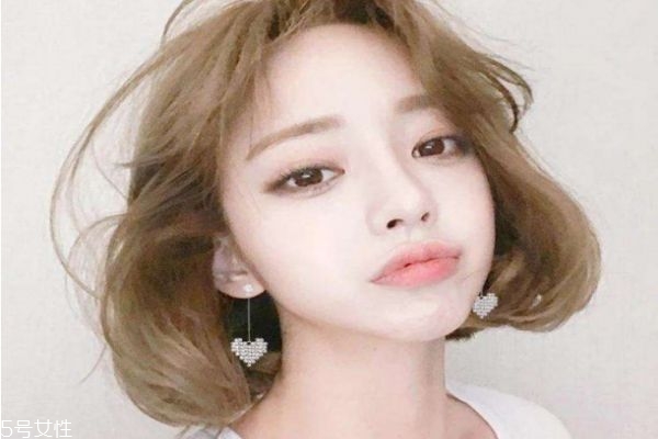 女生必知戀愛(ài)技巧 魅力女人必知迷住男人的秘籍