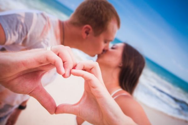 戀愛(ài)中占有欲強(qiáng)怎么辦 男人為什么占有欲那么強(qiáng)