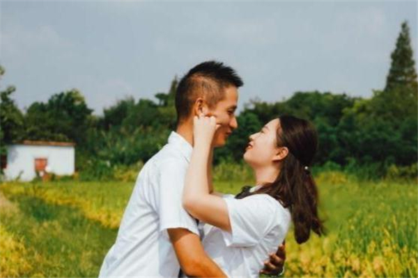 男朋友越來越冷淡怎么辦 男朋友對(duì)我沒興趣了怎么辦