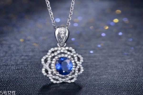 藍(lán)寶石有什么注意事項呢 藍(lán)寶石有什么禁忌嗎
