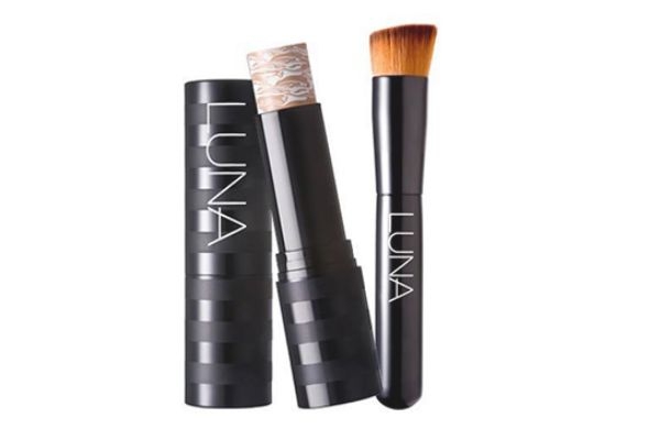 粉底液跟粉底棒有什么區(qū)別 粉底液與粉底棒的區(qū)別 粉底液跟粉底棒有什么區(qū)別 粉底液與粉底棒的區(qū)別