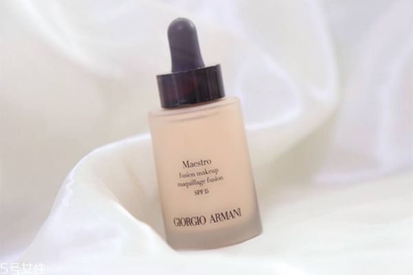 粉底液跟粉底棒有什么區(qū)別 粉底液與粉底棒的區(qū)別 粉底液跟粉底棒有什么區(qū)別 粉底液與粉底棒的區(qū)別