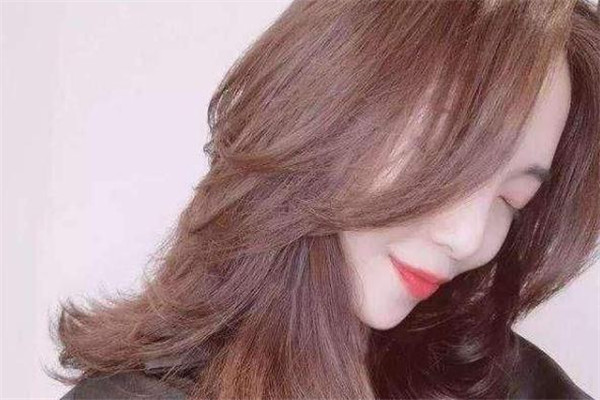 煙草棕色適合什么膚色 煙草棕色頭發(fā)顯白嗎 煙草棕色適合什么膚色 煙草棕色頭發(fā)顯白嗎