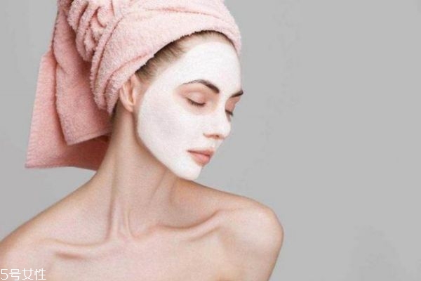 涂抹式面膜比片狀面膜好在哪里 片狀和涂抹面膜哪個好 涂抹式面膜比片狀面膜好在哪里 片狀和涂抹面膜哪個好