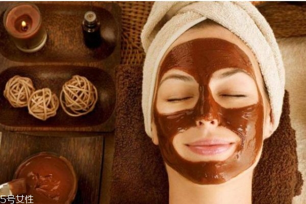 涂抹式面膜比片狀面膜好在哪里 片狀和涂抹面膜哪個好 涂抹式面膜比片狀面膜好在哪里 片狀和涂抹面膜哪個好