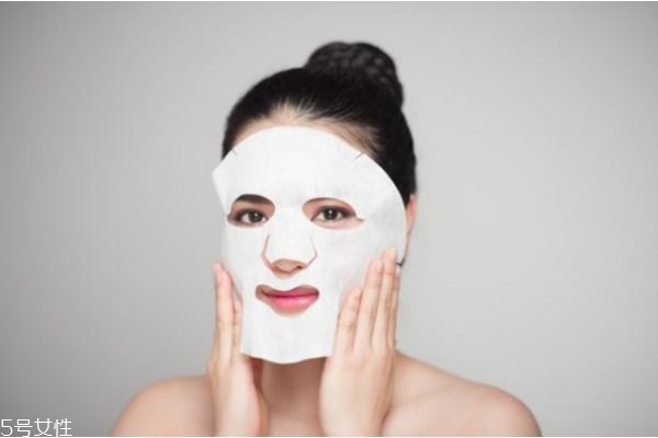 敷面膜前擦什么最好 敷面膜后擦什么 敷面膜前擦什么最好 敷面膜后擦什么