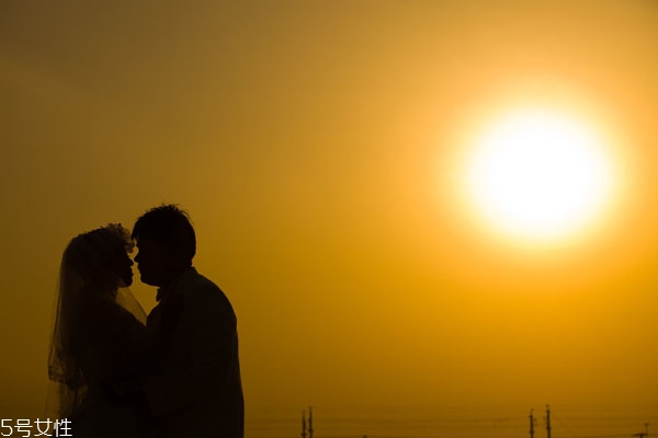 直男和直男癌的區(qū)別 直男的表現(xiàn)特征 直男和直男癌的區(qū)別 直男的表現(xiàn)特征