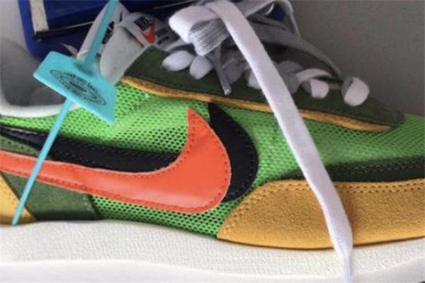 sacai聯(lián)名nike真假對比 耐克sacai聯(lián)名怎么看真假 sacai聯(lián)名nike真假對比 耐克sacai聯(lián)名怎么看真假