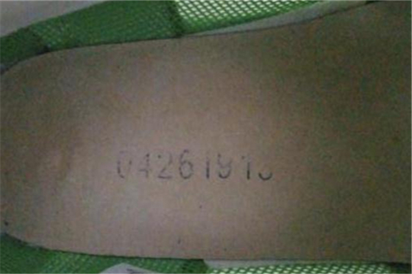 sacai聯(lián)名nike真假對比 耐克sacai聯(lián)名怎么看真假 sacai聯(lián)名nike真假對比 耐克sacai聯(lián)名怎么看真假