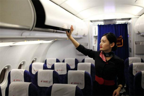 怎么追空姐 怎么和空姐要微信 怎么追空姐 怎么和空姐要微信