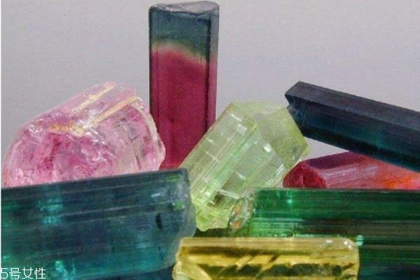 綠柱石應該怎么保養(yǎng)呢 綠柱石應該怎么佩戴呢