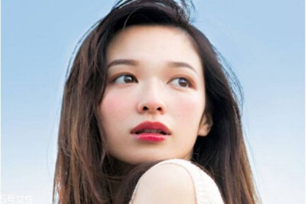 化妝失手應該如何補救 化妝的常見誤區(qū)有哪些