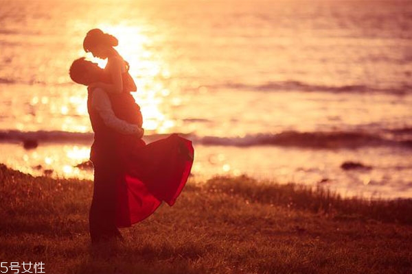 為什么異地戀容易分手 異地戀怎么維持感情 為什么異地戀容易分手 異地戀怎么維持感情