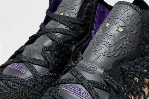 耐克詹姆斯17代開箱測評 lbj17實物開箱報告