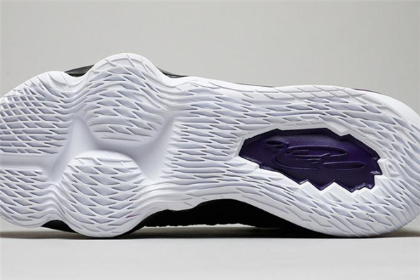 耐克詹姆斯17代開箱測評 lbj17實物開箱報告