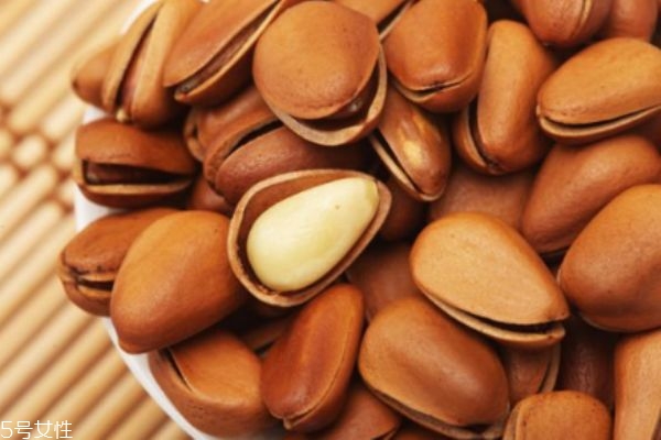 松子有什么營養(yǎng)價(jià)值呢 吃松子有什么好處呢