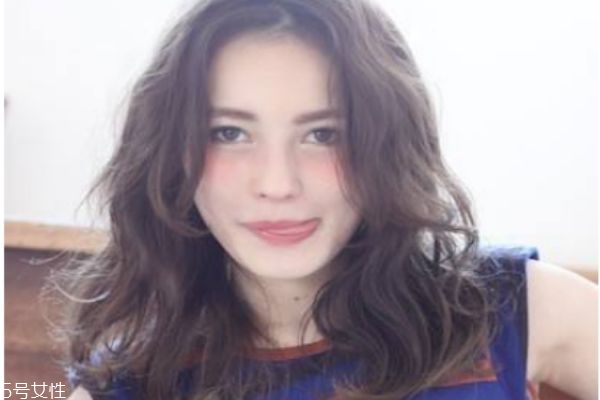 臉大什么發(fā)型顯臉小 臉大女生顯臉小的發(fā)型 臉大什么發(fā)型顯臉小 臉大女生顯臉小的發(fā)型