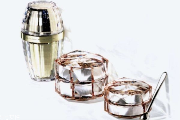 cpb適合什么年齡的人群呢 cpb的明星產品有什么呢