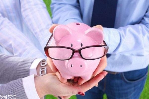 結(jié)婚后怎么管錢(qián) 結(jié)婚后誰(shuí)管錢(qián)