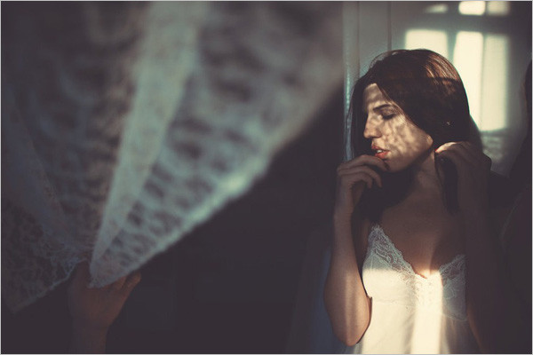 情侶之間應不應該互看手機 情侶之間信任的表現(xiàn)