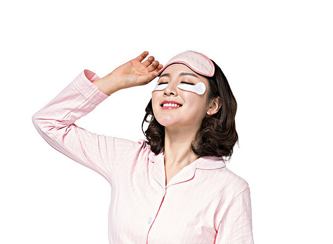 水膜能敷眼睛周圍嗎 避開(kāi)眼周為宜