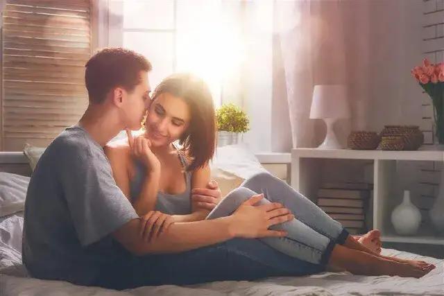 男人疼老婆會(huì)有那三大特征 男人愛你會(huì)有那三種本能反應(yīng)