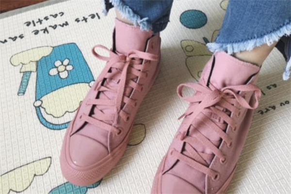 匡威opi聯(lián)名臟粉多少錢 匡威opi會(huì)越穿越松嗎 匡威opi聯(lián)名臟粉多少錢 匡威opi會(huì)越穿越松嗎