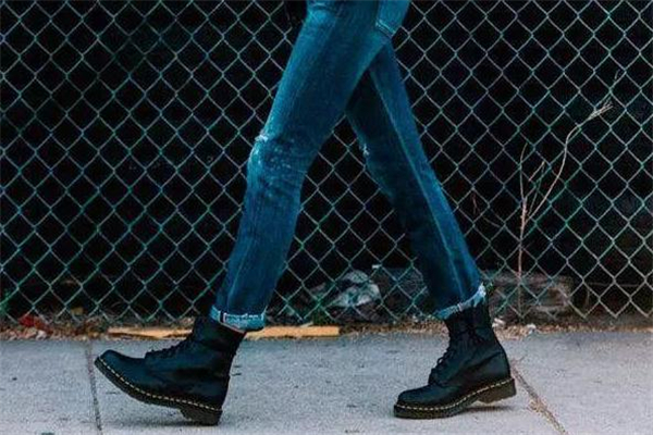 馬丁靴用什么鞋油保養(yǎng) 馬丁靴需要上鞋油嗎