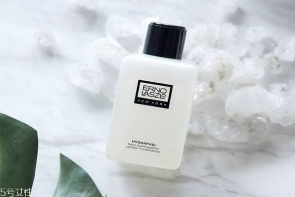 爽膚水含酒精好不好 不含酒精的爽膚水有哪些 爽膚水含酒精好不好 不含酒精的爽膚水有哪些