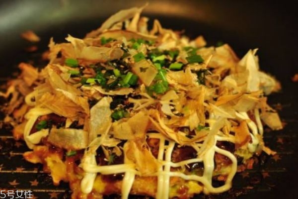 什么是大阪燒呢 大阪燒是哪個(gè)國(guó)家的食物呢