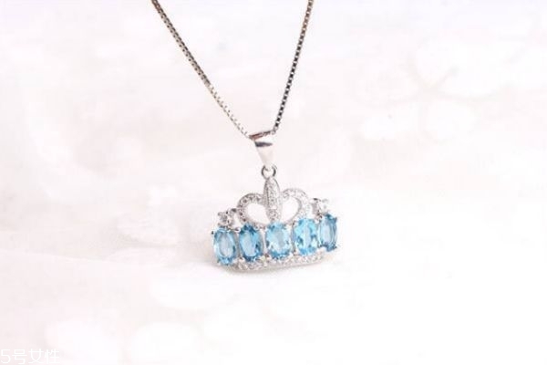 尖晶石應(yīng)該怎么保養(yǎng)呢 戴尖晶石有什么注意呢 尖晶石應(yīng)該怎么保養(yǎng)呢 戴尖晶石有什么注意呢