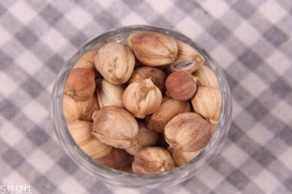 什么是白豆蔻呢 白豆蔻有什么營養(yǎng)價值呢