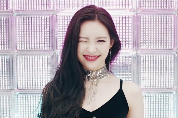 男生追女生時(shí)可以聊什么 男生追女生時(shí)聊天話(huà)題