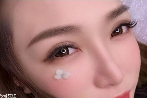 紋眼線和美瞳線的區(qū)別 紋眼線幾天掉痂 紋眼線和美瞳線的區(qū)別 紋眼線幾天掉痂