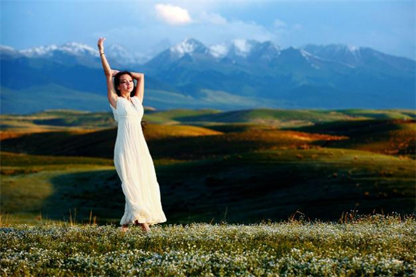 草原玩穿什么衣服好看 去草原玩適合穿什么衣服 草原玩穿什么衣服好看 去草原玩適合穿什么衣服