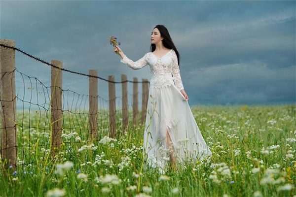 草原玩穿什么衣服好看 去草原玩適合穿什么衣服 草原玩穿什么衣服好看 去草原玩適合穿什么衣服