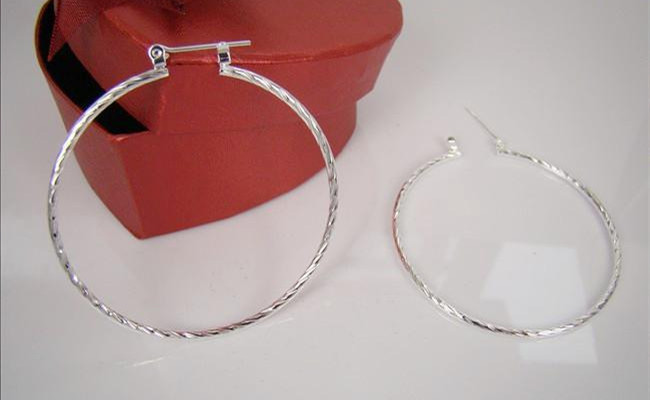 什么臉型適合戴大耳圈 大耳圈怎么挑 什么臉型適合戴大耳圈 大耳圈怎么挑