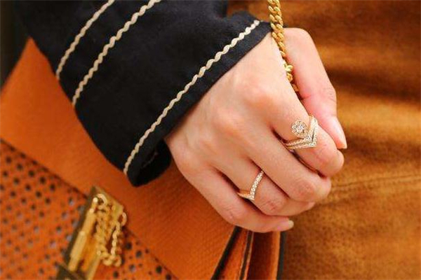 尚美巴黎和梵克雅寶哪個(gè)好 尚美巴黎和梵克雅寶買(mǎi)哪個(gè)