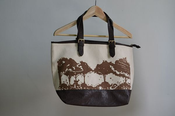 文藝范的帆布包怎么搭配 帆布包的款式 文藝范的帆布包怎么搭配 帆布包的款式