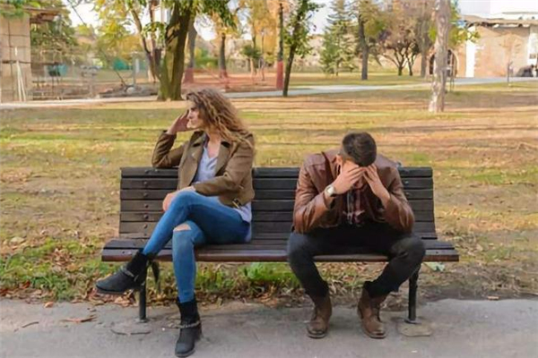 已婚男人動真情的表現(xiàn) 已婚男人喜歡你的征兆有哪些