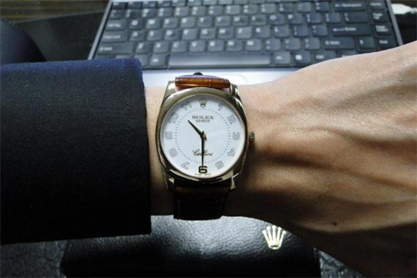 男人喜歡炫富是什么心理 一個男人經(jīng)常炫富說明什么 男人喜歡炫富是什么心理 一個男人經(jīng)常炫富說明什么