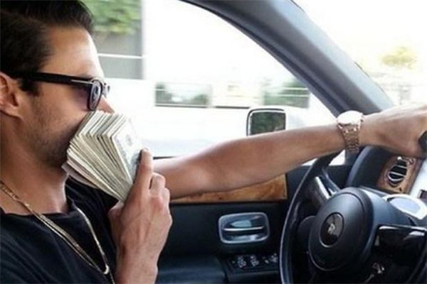 男人喜歡炫富是什么心理 一個男人經(jīng)常炫富說明什么 男人喜歡炫富是什么心理 一個男人經(jīng)常炫富說明什么