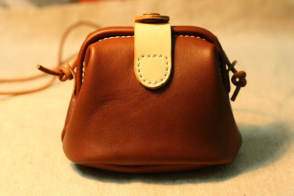 2019年復(fù)古包包百搭又洋氣 這些流行包包值得購(gòu)買