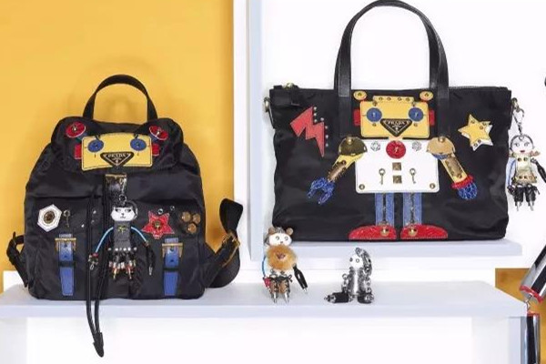 2019年復(fù)古包包百搭又洋氣 這些流行包包值得購(gòu)買