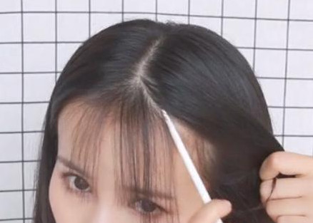 自己剪劉海怎么剪才好看 劉海分區(qū)很重要 自己剪劉海怎么剪才好看 劉海分區(qū)很重要