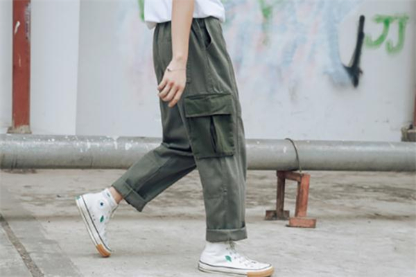 小個子男生秋天穿什么顯高 小個子男生秋天穿搭技巧 小個子男生秋天穿什么顯高 小個子男生秋天穿搭技巧